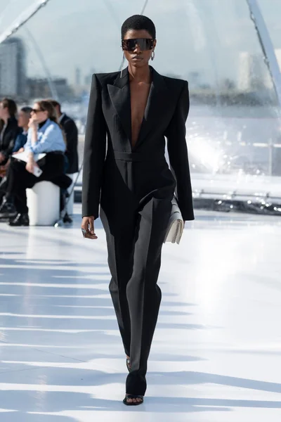 Look 4